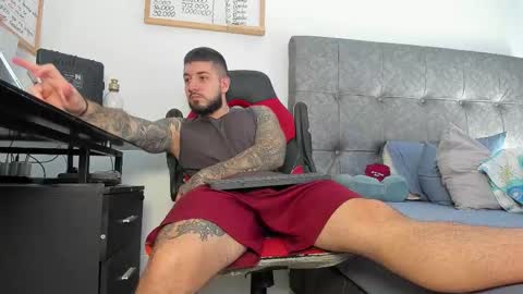 vyxen_ online show from March 11, 2026, 8:26 pm