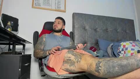 vyxen_ online show from March 25, 2026, 8:48 pm