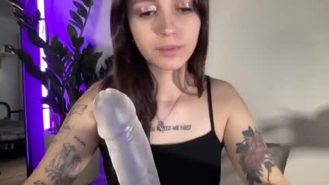 Alice  Before pvt write to me in PM  online show from March 3, 2025, 10:42 pm