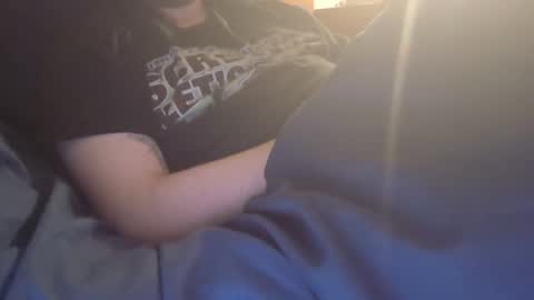 Snapshot of w831418 chatting on January 14, 2026, 8:47 pm Edward online show from January 14, 2026, 8:47 pm