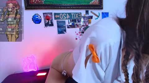 Snapshot of waifu_exe chatting on September 27, 2025, 3:55 am Waifu exe online show from September 27, 2025, 3:55 am