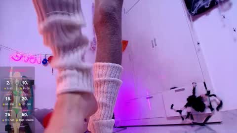 Snapshot of waifu_exe chatting on November 10, 2025, 5:39 am Waifu exe online show from November 10, 2025, 5:39 am