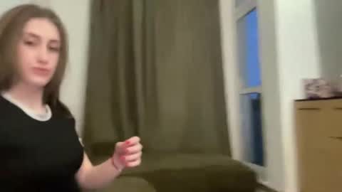 walkiria19 online show from April 16, 2026, 5:47 pm