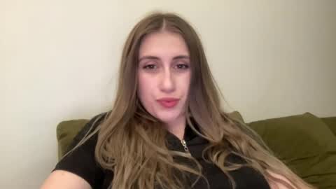 Snapshot of walkiria19 chatting on June 15, 2026, 7:38 pm walkiria19 online show from June 15, 2026, 7:38 pm