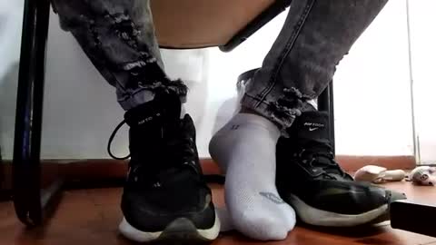 Snapshot of waltherfeet_ chatting on July 2, 2026, 6:03 pm WaltherFeet online show from July 2, 2026, 6:03 pm