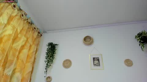 Snapshot of wanda_liones chatting on February 5, 2025, 7:53 pm Wanda online show from February 5, 2025, 7:53 pm