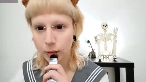 Snapshot of wandabeese chatting on October 25, 2025, 3:18 pm Lilly online show from October 25, 2025, 3:18 pm