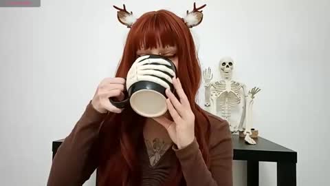 Snapshot of wandabeese chatting on October 29, 2025, 5:36 pm Lilly online show from October 29, 2025, 5:36 pm