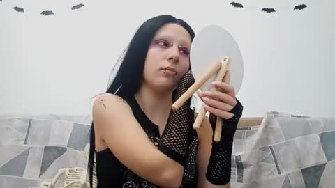 Snapshot of wandabeese chatting on November 6, 2025, 3:24 pm Lilly online show from November 6, 2025, 3:24 pm