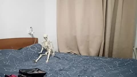 Snapshot of wandabeese chatting on November 8, 2025, 12:05 pm Lilly online show from November 8, 2025, 12:05 pm