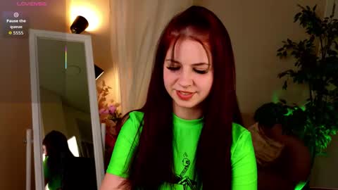 Snapshot of wander_waves chatting on September 19, 2025, 10:21 pm Wanda online show from September 19, 2025, 10:21 pm