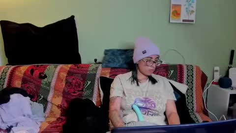 Snapshot of waningrosee chatting on February 19, 2025, 6:10 pm Waningrose Lu online show from February 19, 2025, 6:10 pm