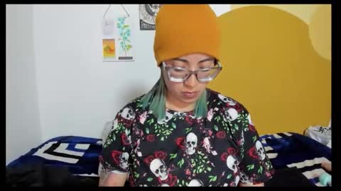 Waningrose  Lu online show from November 17, 2025, 11:10 pm