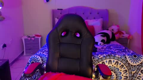 Snapshot of warisgoddes chatting on January 7, 2025, 10:01 am EMILY online show from January 7, 2025, 10:01 am