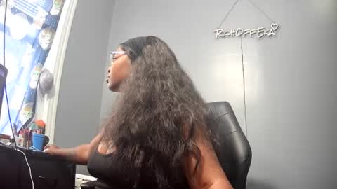 Madam Eka online show from May 6, 2026, 8:58 pm