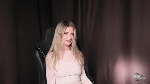 Snapshot of waterfallwoods chatting on December 28, 2024, 4:52 pm waterfallwoods online show from December 28, 2024, 4:52 pm