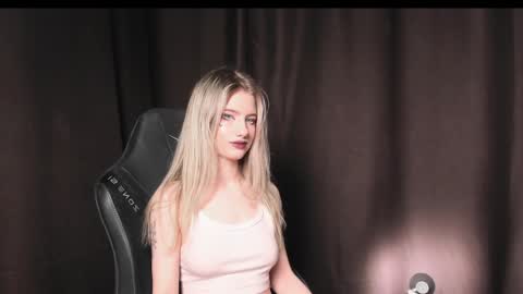 Snapshot of waterfallwoods chatting on December 31, 2024, 6:16 am waterfallwoods online show from December 31, 2024, 6:16 am