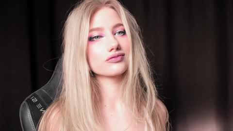 Snapshot of waterfallwoods chatting on January 22, 2025, 5:26 am waterfallwoods online show from January 22, 2025, 5:26 am