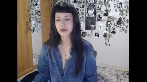 Snapshot of wavy_nights chatting on September 19, 2025, 3:19 am Mina online show from September 19, 2025, 3:19 am