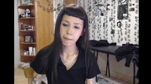 Snapshot of wavy_nights chatting on October 30, 2025, 10:10 pm Mina online show from October 30, 2025, 10:10 pm