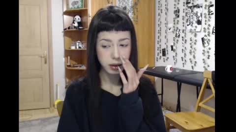 Snapshot of wavy_nights chatting on January 17, 2026, 6:11 pm Mina online show from January 17, 2026, 6:11 pm