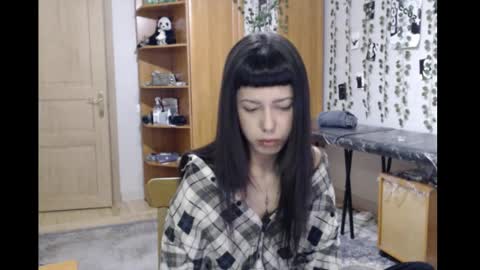 Snapshot of wavy_nights chatting on February 2, 2026, 9:35 pm Mina online show from February 2, 2026, 9:35 pm