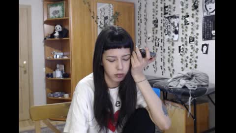 Snapshot of wavy_nights chatting on February 4, 2026, 9:53 pm Mina online show from February 4, 2026, 9:53 pm