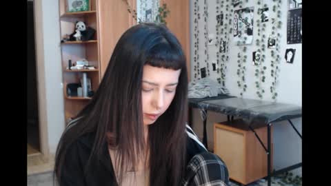 Snapshot of wavy_nights chatting on February 14, 2026, 12:02 pm Mina online show from February 14, 2026, 12:02 pm