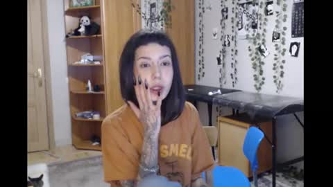 Snapshot of wavy_nights chatting on February 22, 2026, 6:50 pm Mina online show from February 22, 2026, 6:50 pm