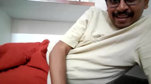 sexyguy online show from November 1, 2025, 8:05 am