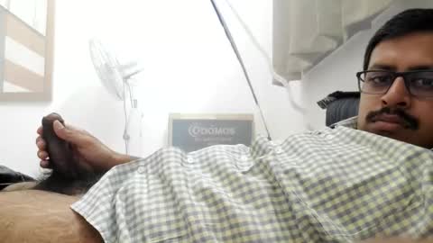 sexyguy online show from May 25, 2026, 2:23 pm
