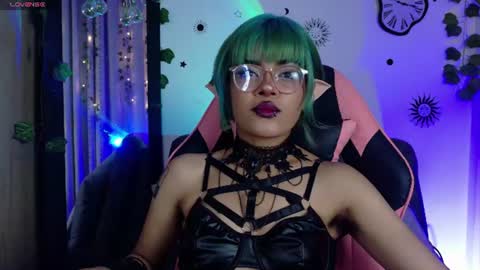 weed420moni online show from June 17, 2026, 7:55 am