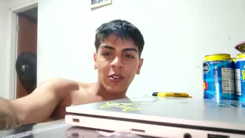 Snapshot of weed_zack chatting on July 17, 2026, 7:04 am weed_zack online show from July 17, 2026, 7:04 am