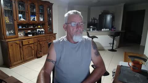 Wellhelloo online show from February 24, 2026, 7:01 pm