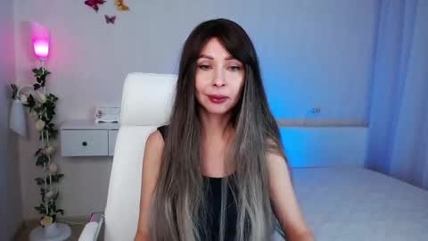 Snapshot of wendifoster chatting on December 24, 2024, 7:55 pm Wendi Foster online show from December 24, 2024, 7:55 pm