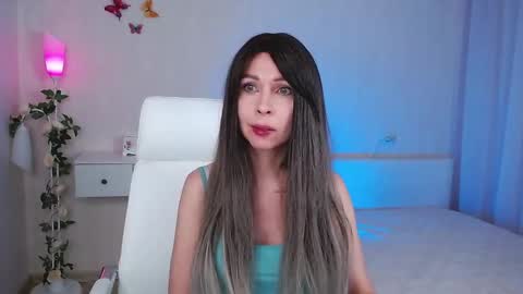 Snapshot of wendifoster chatting on February 3, 2025, 7:52 pm Wendi Foster online show from February 3, 2025, 7:52 pm