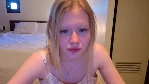 Snapshot of wendy_228 chatting on June 24, 2026, 3:27 am Wendy online show from June 24, 2026, 3:27 am