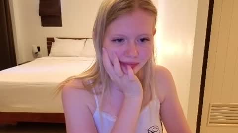 Snapshot of wendy_228 chatting on June 27, 2026, 3:55 am Wendy online show from June 27, 2026, 3:55 am