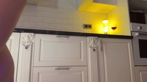 Daisy    online show from January 5, 2025, 8:21 pm