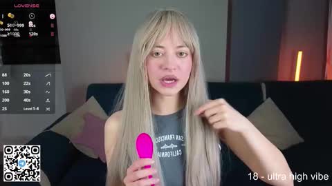 Snapshot of wendylovelylovew chatting on September 24, 2025, 2:42 pm Wendy online show from September 24, 2025, 2:42 pm