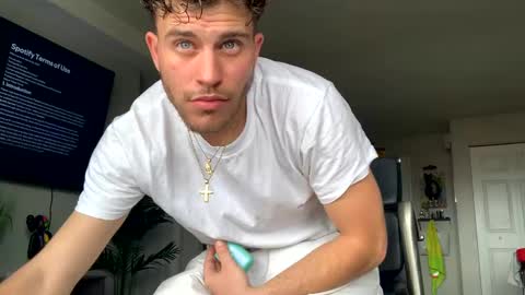 Topjitt online show from March 12, 2025, 7:59 pm