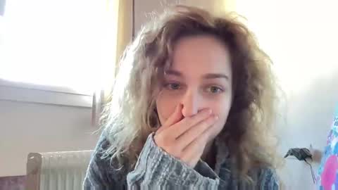 wenus_ss online show from December 8, 2024, 12:41 pm