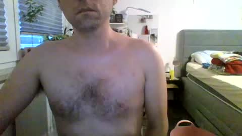 Snapshot of wera82 chatting on June 8, 2026, 10:48 am wera82 online show from June 8, 2026, 10:48 am