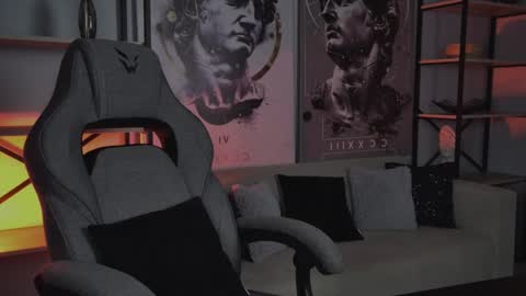 little girl who is always rightLisa online show from November 10, 2025, 1:04 am