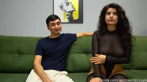 Snapshot of westworldcouple chatting on November 4, 2025, 8:13 am SILVIA and HUGS ------------ online show from November 4, 2025, 8:13 am