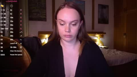 Lana online show from April 16, 2026, 9:39 pm