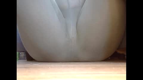 Snapshot of wet_pants2022 chatting on February 2, 2025, 2:13 pm wet_pants2022 online show from February 2, 2025, 2:13 pm