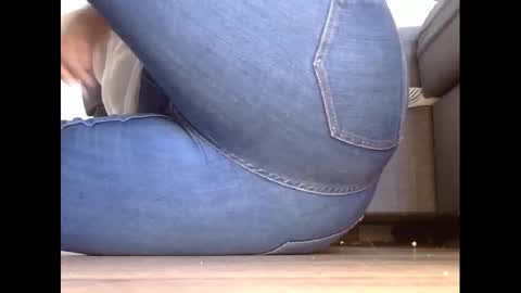 Snapshot of wet_pants2022 chatting on March 4, 2025, 3:48 pm wet_pants2022 online show from March 4, 2025, 3:48 pm