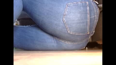 Snapshot of wet_pants2022 chatting on March 5, 2025, 4:46 pm wet_pants2022 online show from March 5, 2025, 4:46 pm