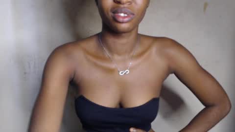 Snapshot of wet_pussy200 chatting on June 14, 2026, 9:44 am Bella online show from June 14, 2026, 9:44 am